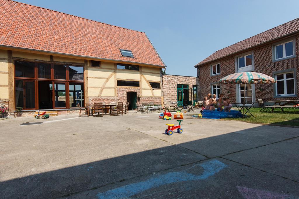 B&B 'T Maanhof Gingelom Exterior foto
